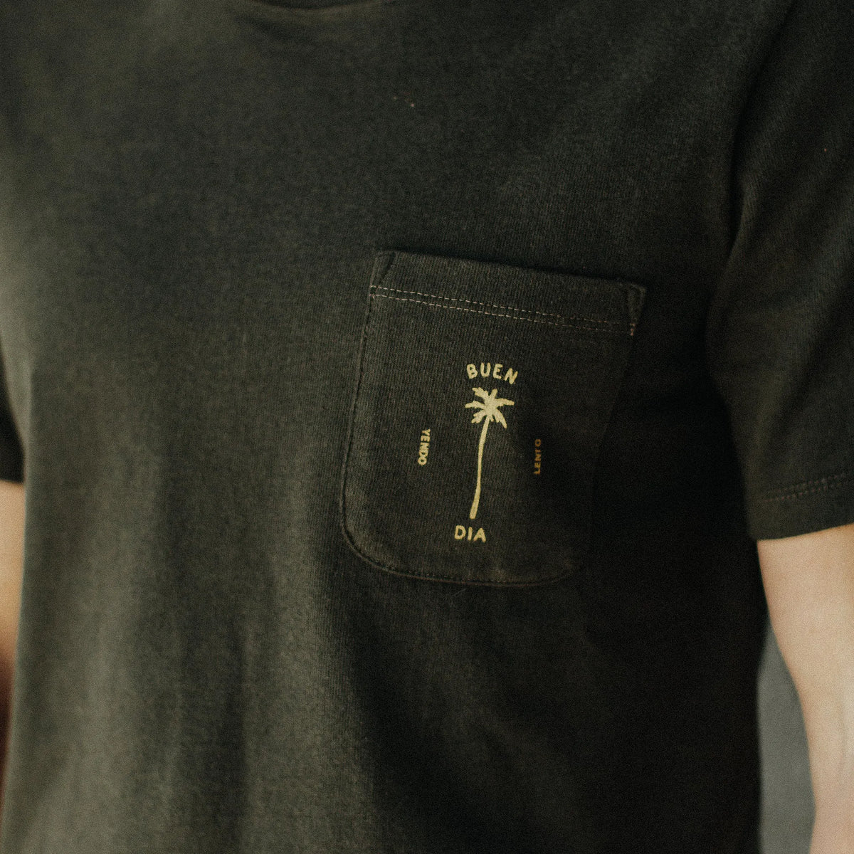 The Heavy Bag Tee in Buen Dia