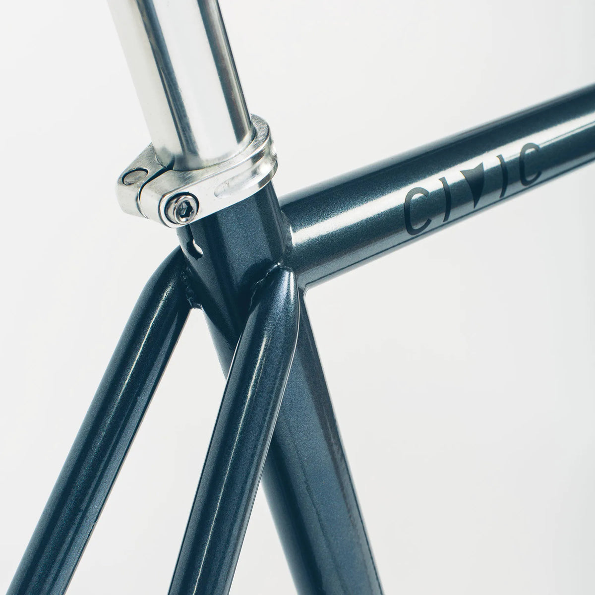 The Dash in Anthracite