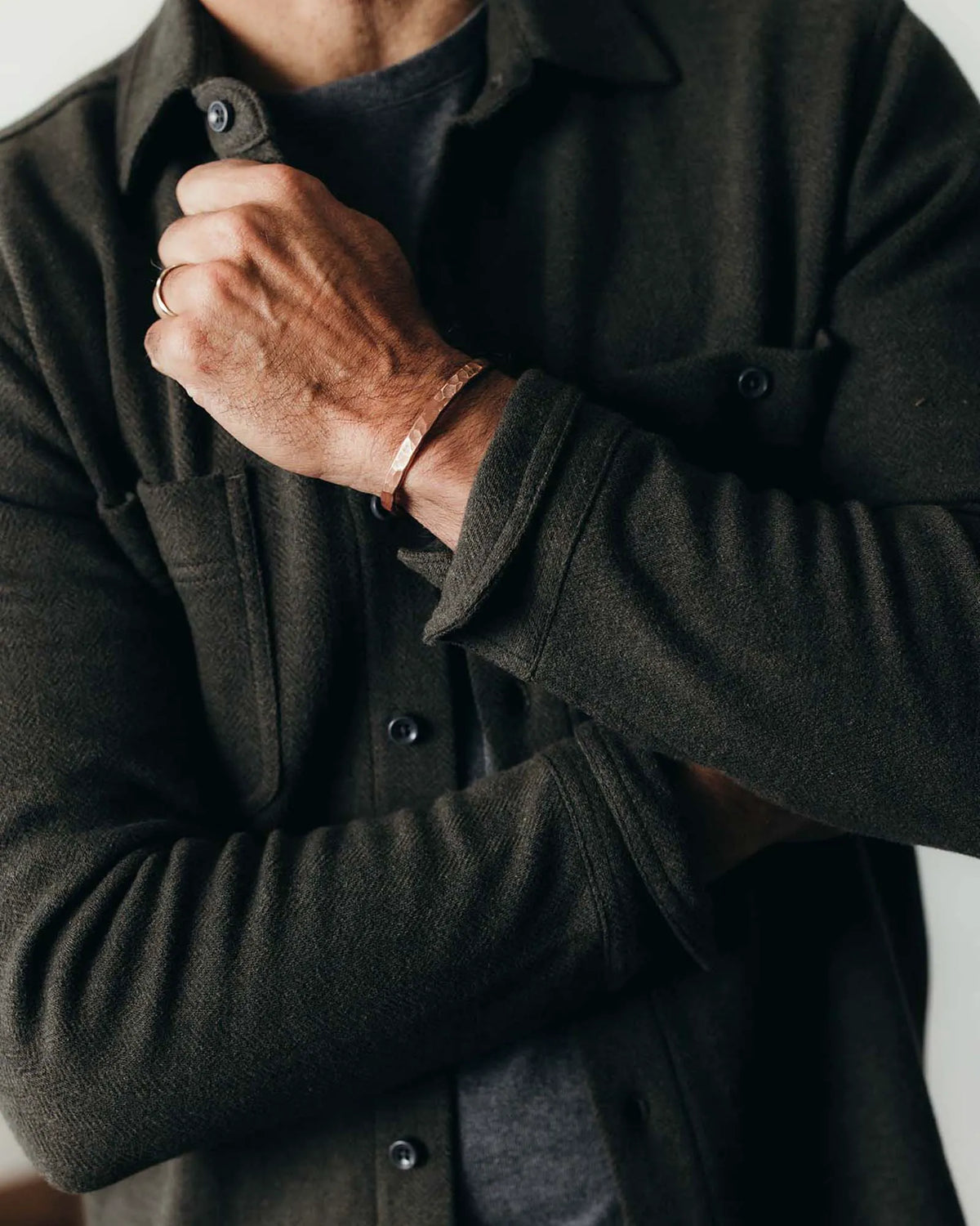 The Coastline Knit Shirt in Heather Army