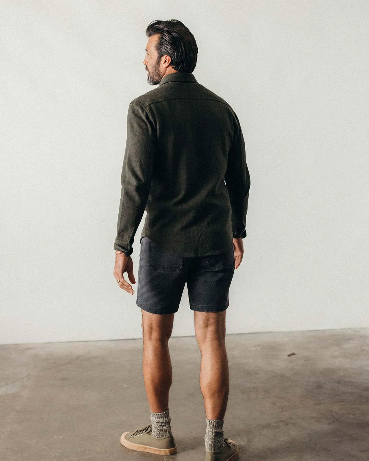 The Coastline Knit Shirt in Heather Army