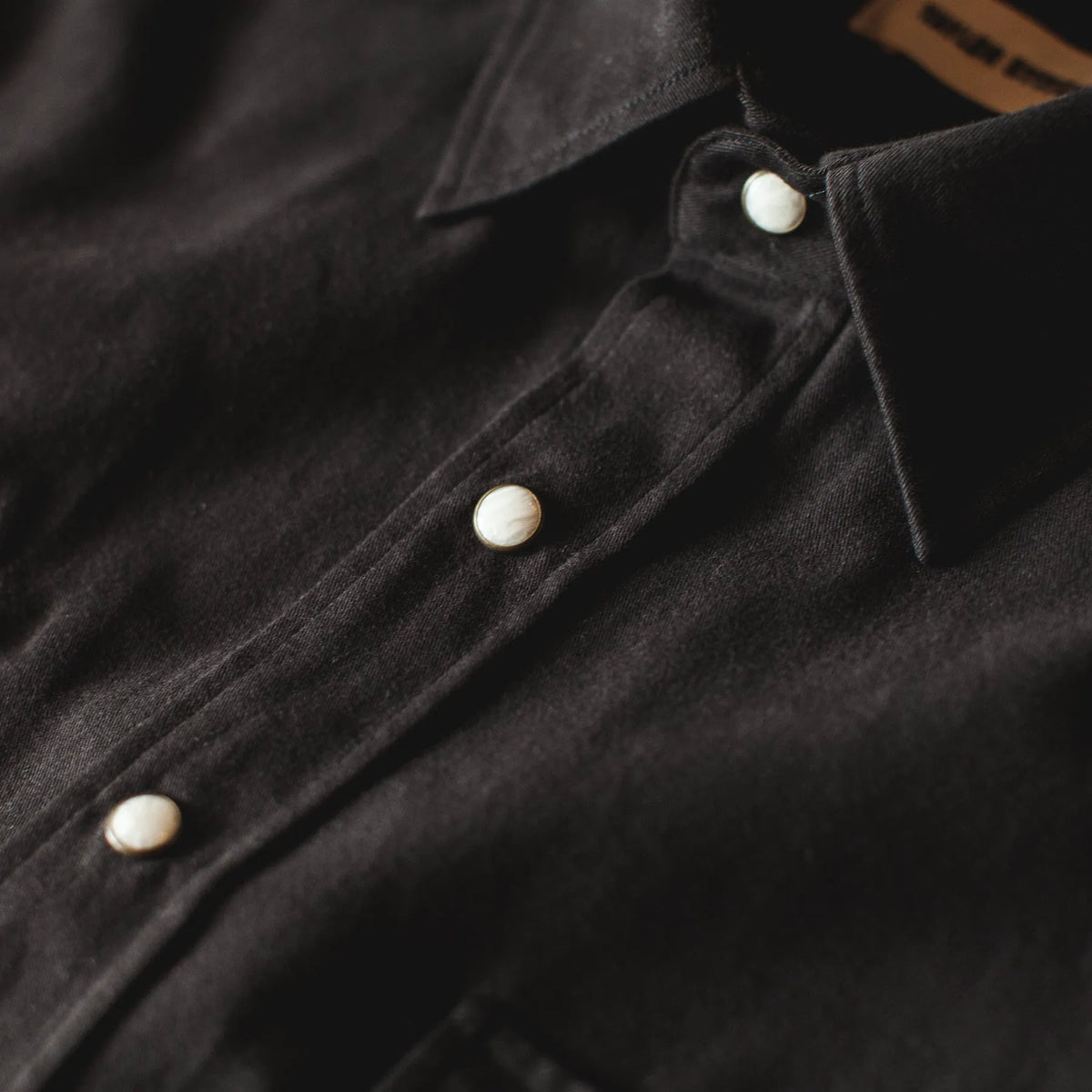 The Glacier Shirt in Sea Washed Black Twill