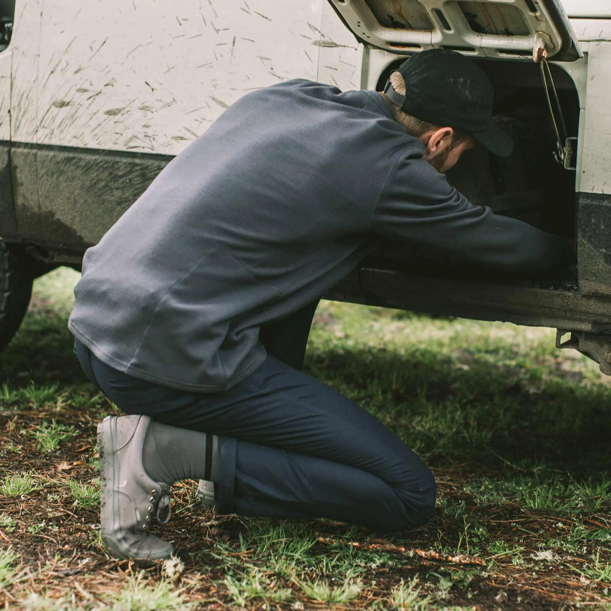 The Travel Chino in Navy