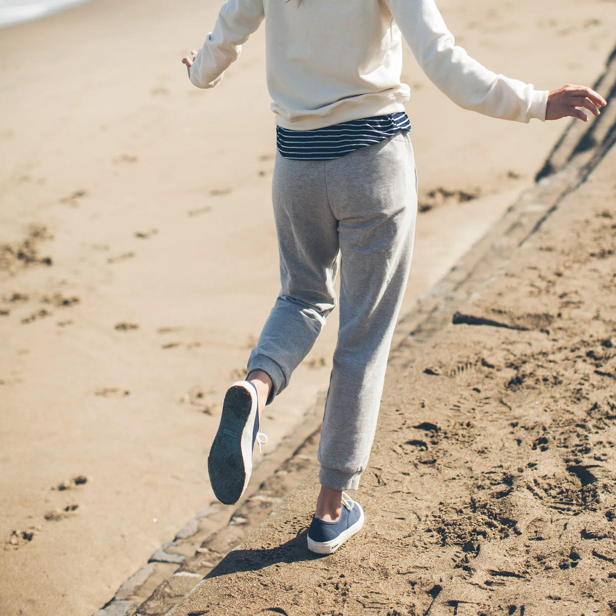 The Weekend Pant in Heather Grey