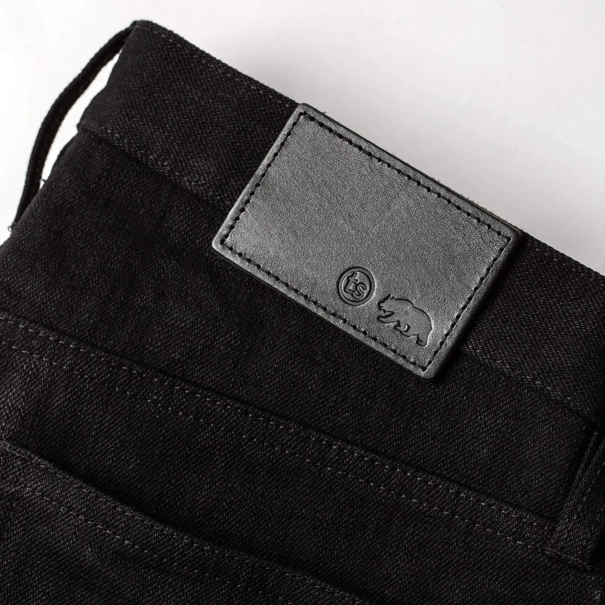 The Slim Jean in Black Selvage