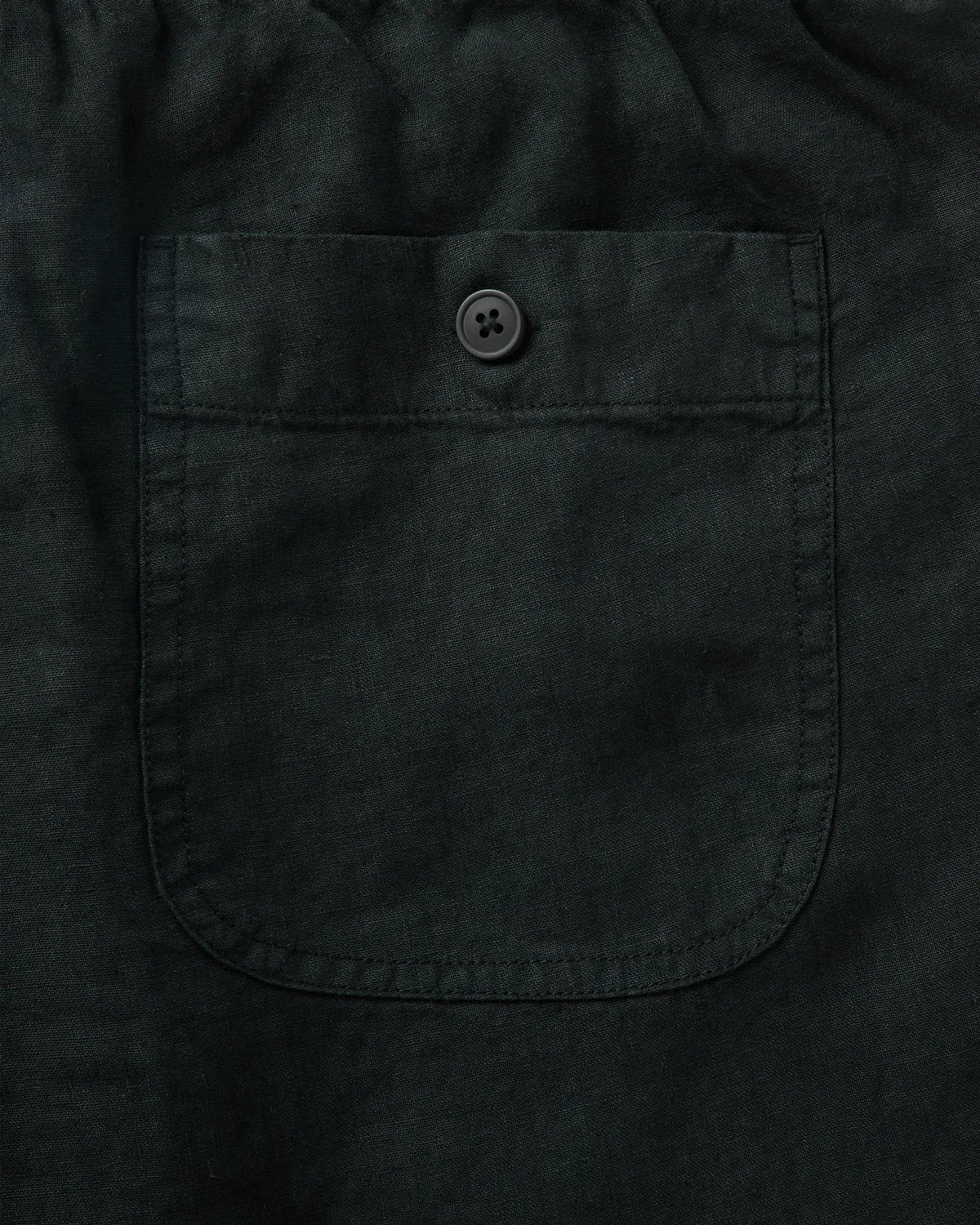 The Apres Short in Coal Hemp