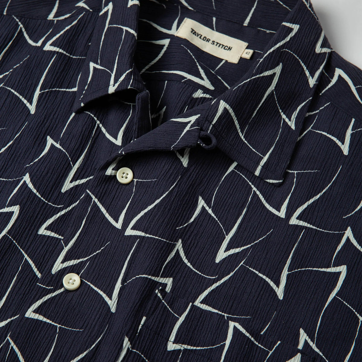 The Short Sleeve Hawthorne in Dark Navy Seagull