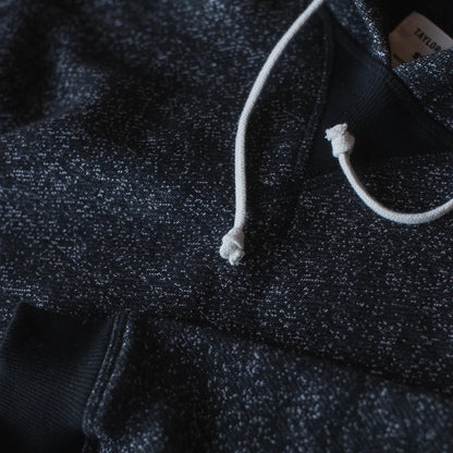 The Women's Apres Hoodie in Salt and Pepper Fleece