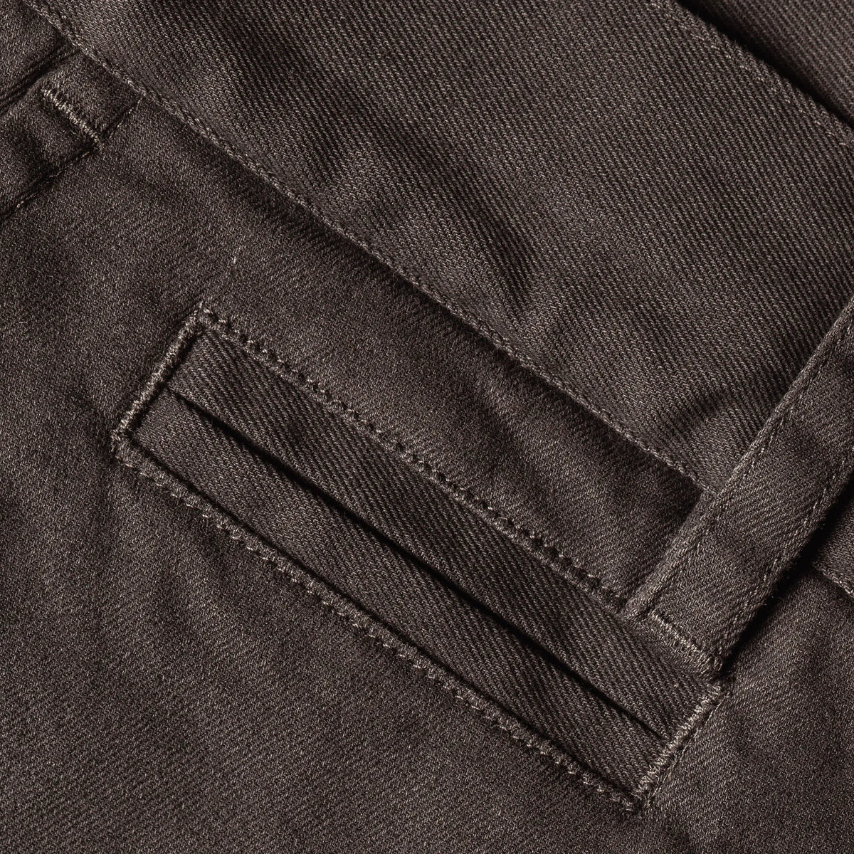 The Slim Chino in Organic Ash