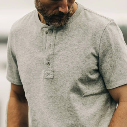 The Short Sleeve Heavy Bag Henley in Aluminum