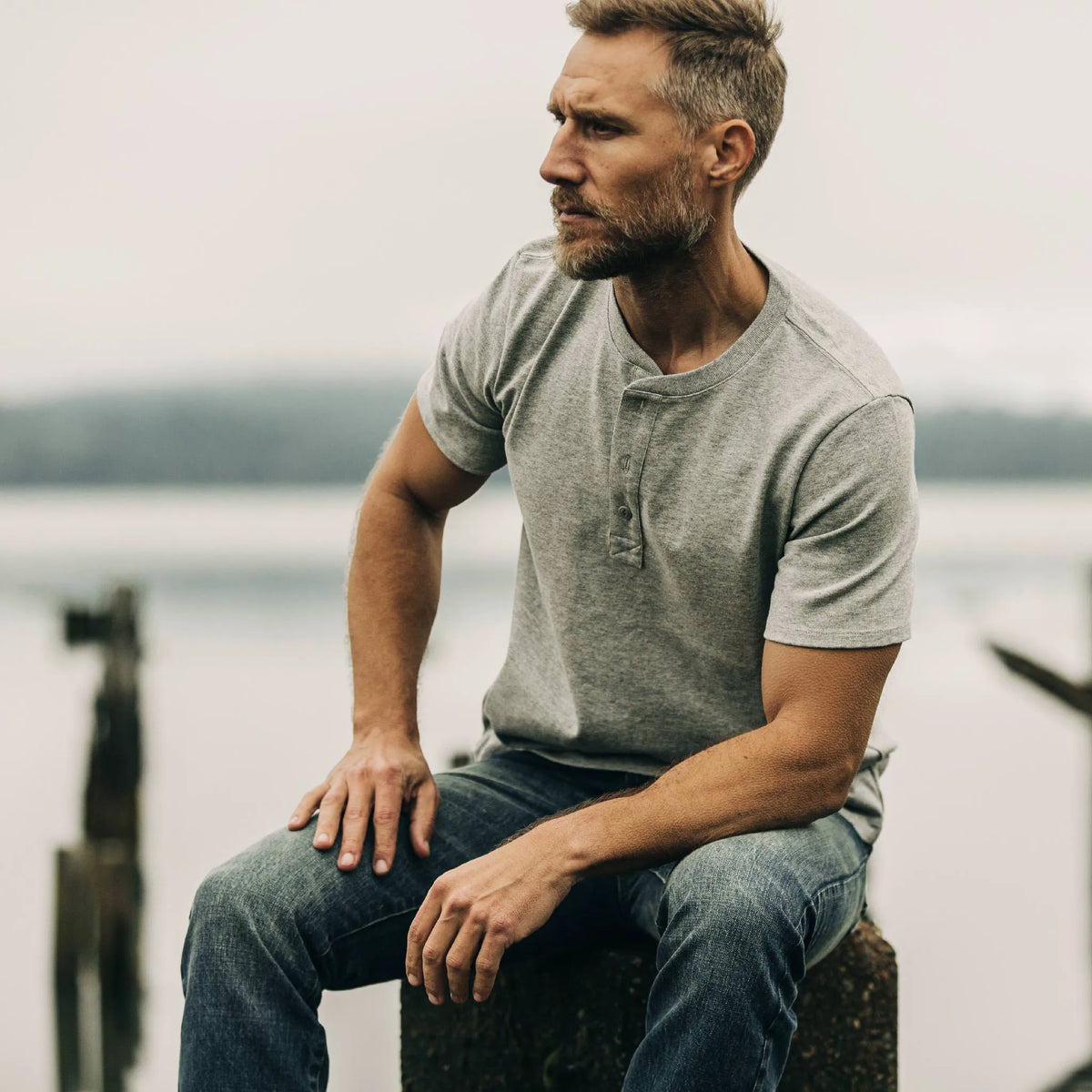 The Short Sleeve Heavy Bag Henley in Aluminum