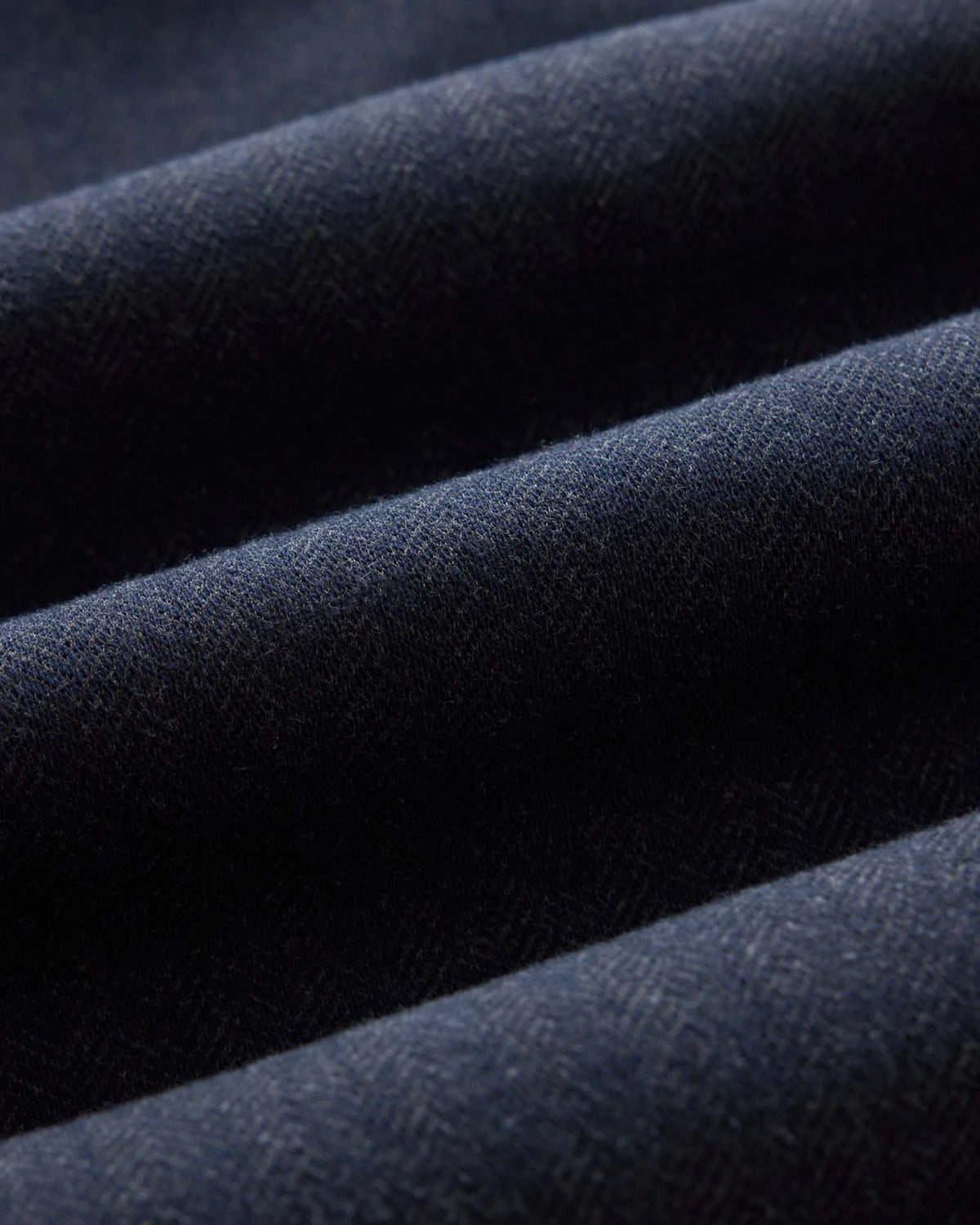 The North Shore Knit Shirt in Heather Navy