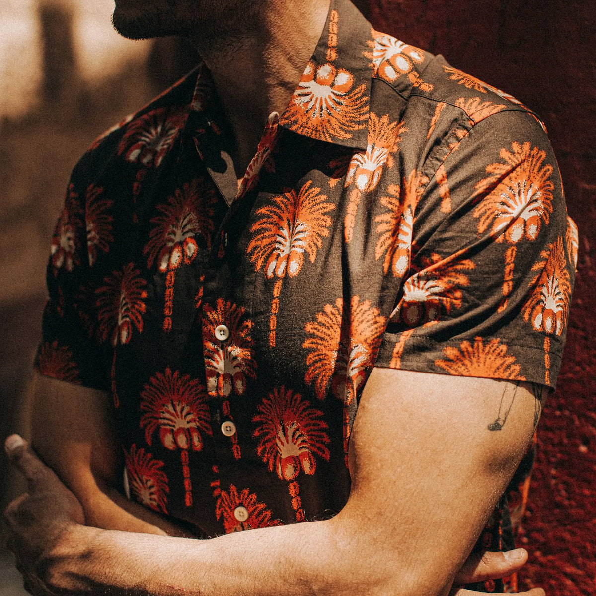 The Short Sleeve Hawthorne in Mirage Palm