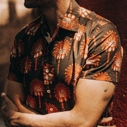 The Short Sleeve Hawthorne in Mirage Palm