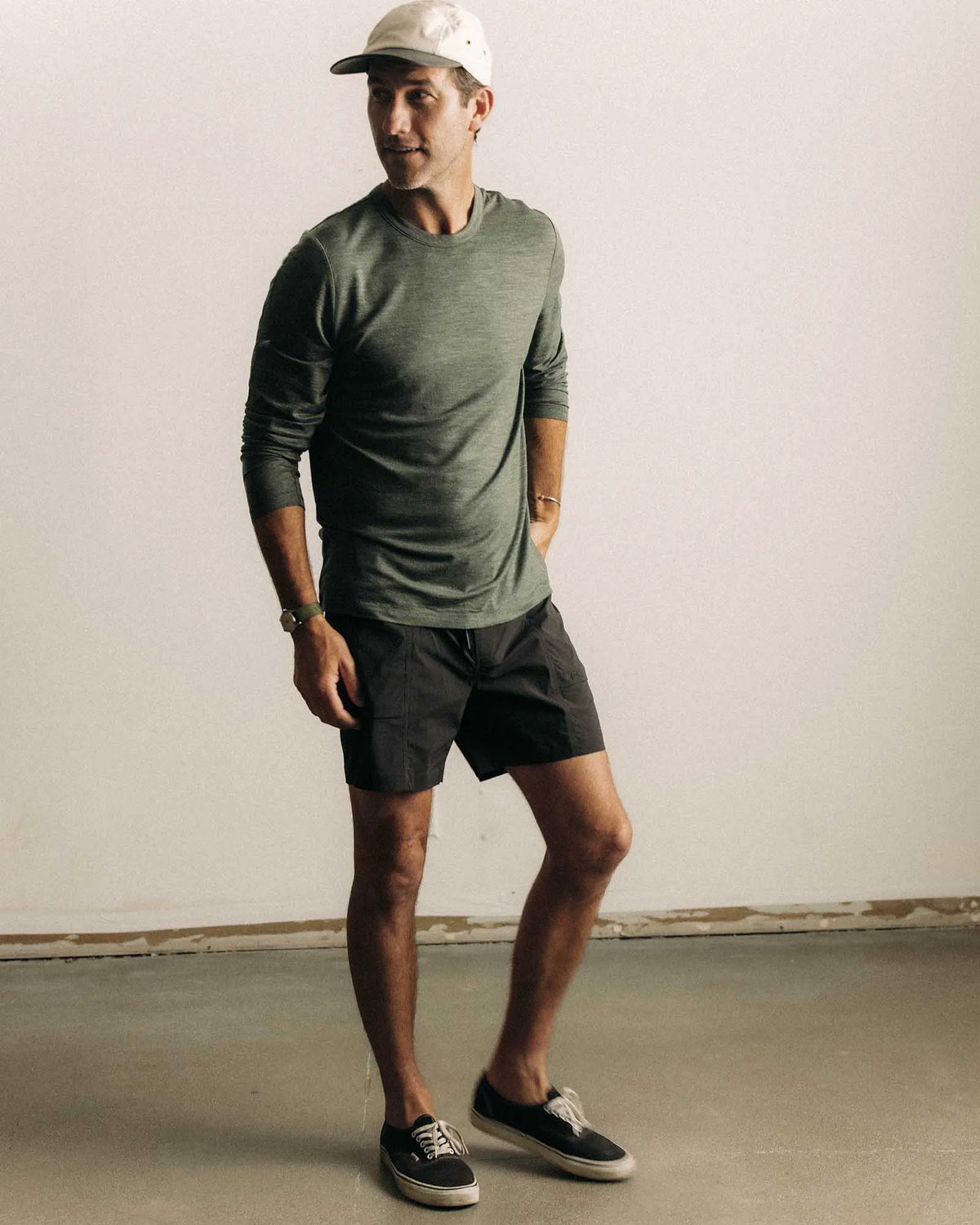 The Merino Long Sleeve Tee in Heather Army