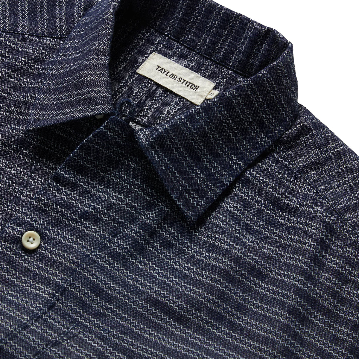 The Short Sleeve Hawthorne in Navy Dobby