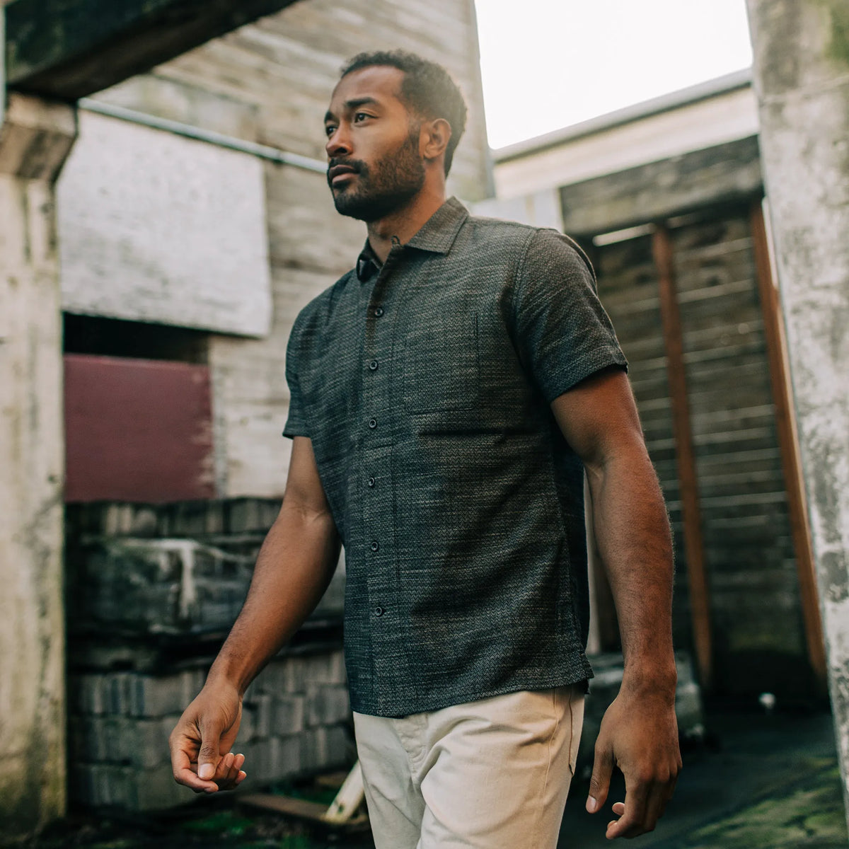 The Short Sleeve Hawthorne in Navy Wave