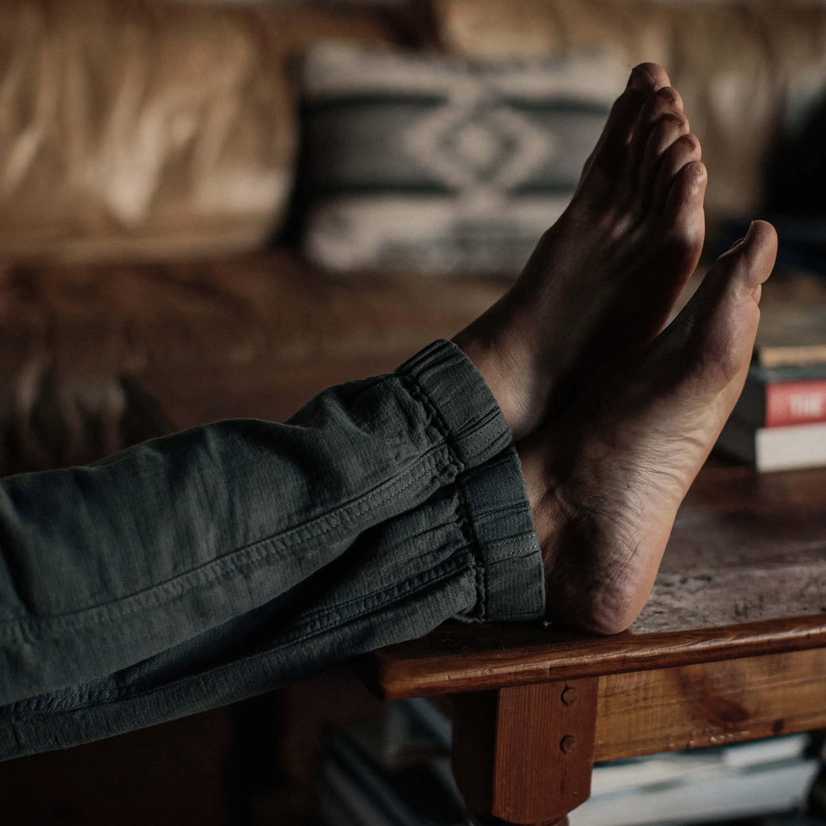 The Apres Pant in Charcoal Double Cloth ('21)