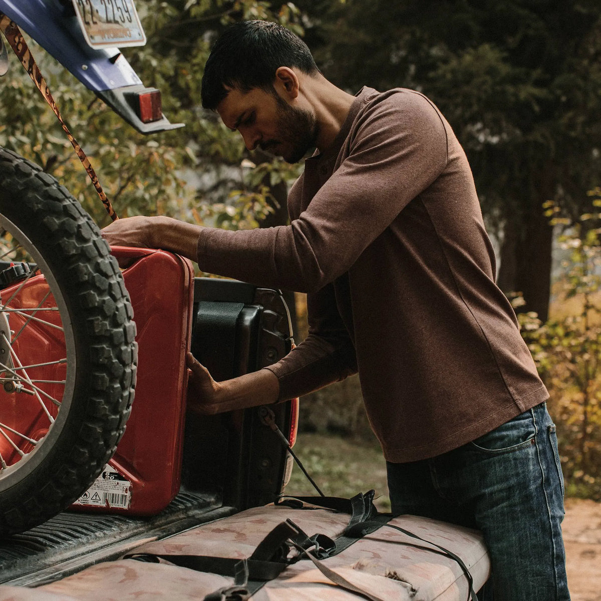 The Heavy Bag Henley in Timber