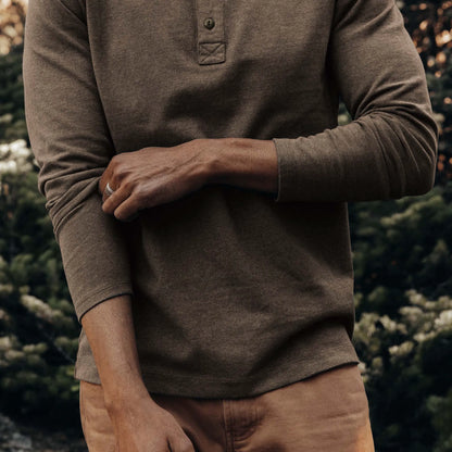The Heavy Bag Henley in Walnut