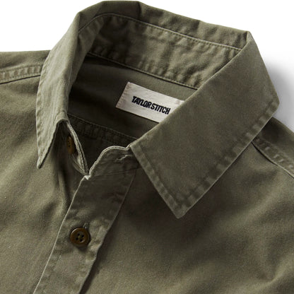 The Saddler Shirt in Washed Olive