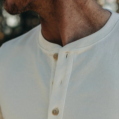 The Short Sleeve Heavy Bag Henley in Natural