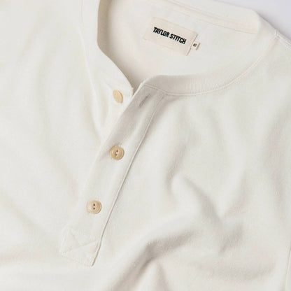 The Short Sleeve Heavy Bag Henley in Natural