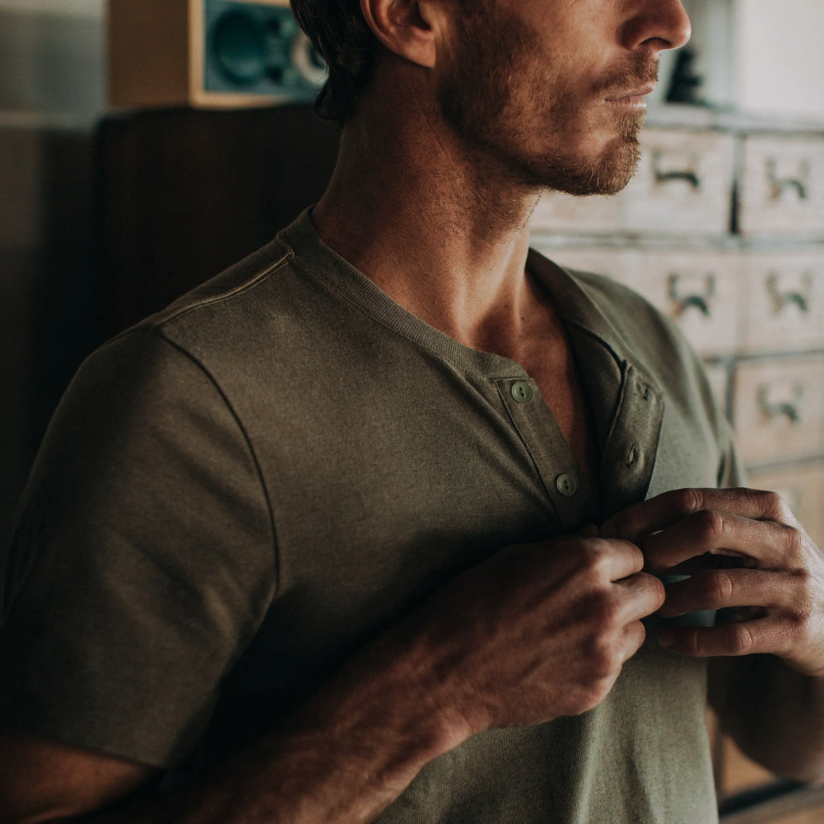 The Short Sleeve Heavy Bag Henley in Washed Olive