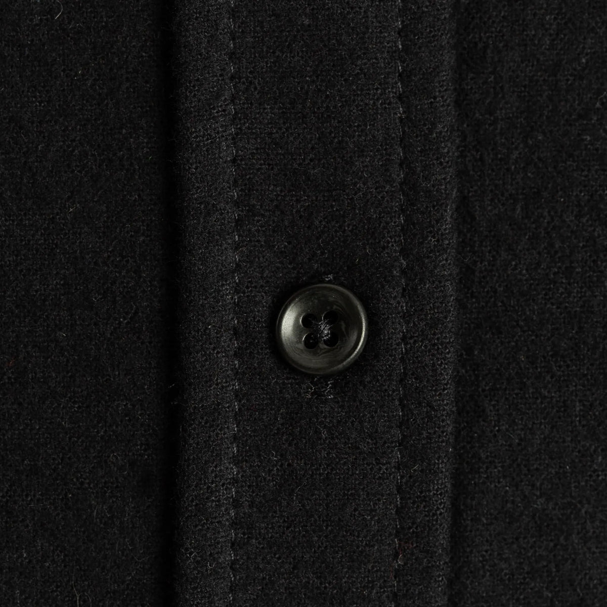 The Yosemite Shirt in Black