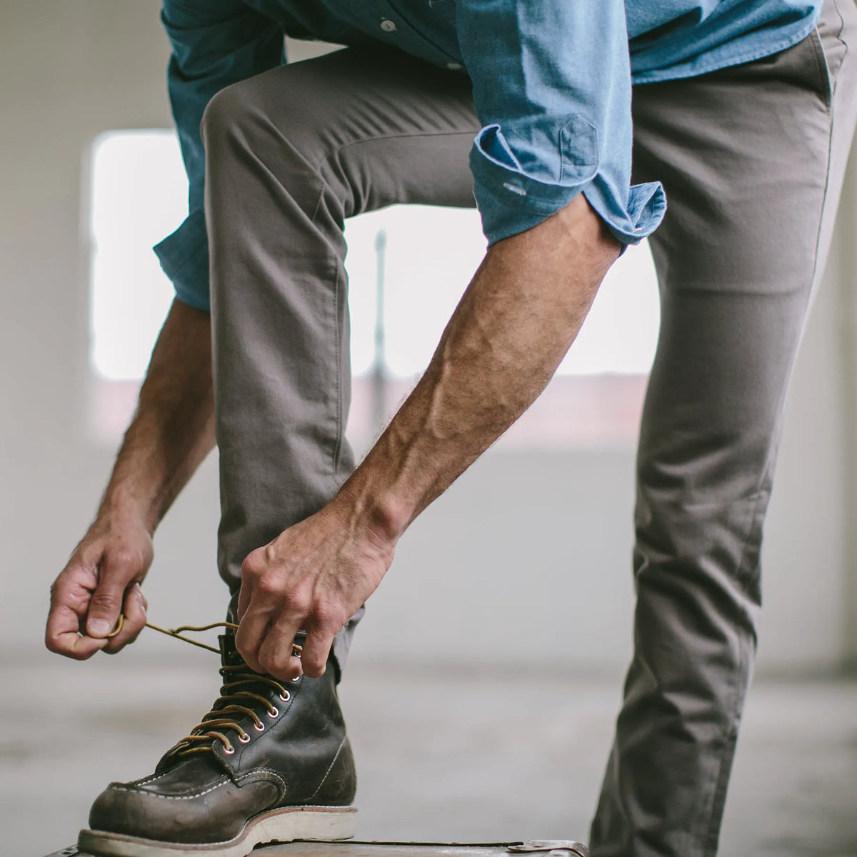 The Slim Chino in Ash