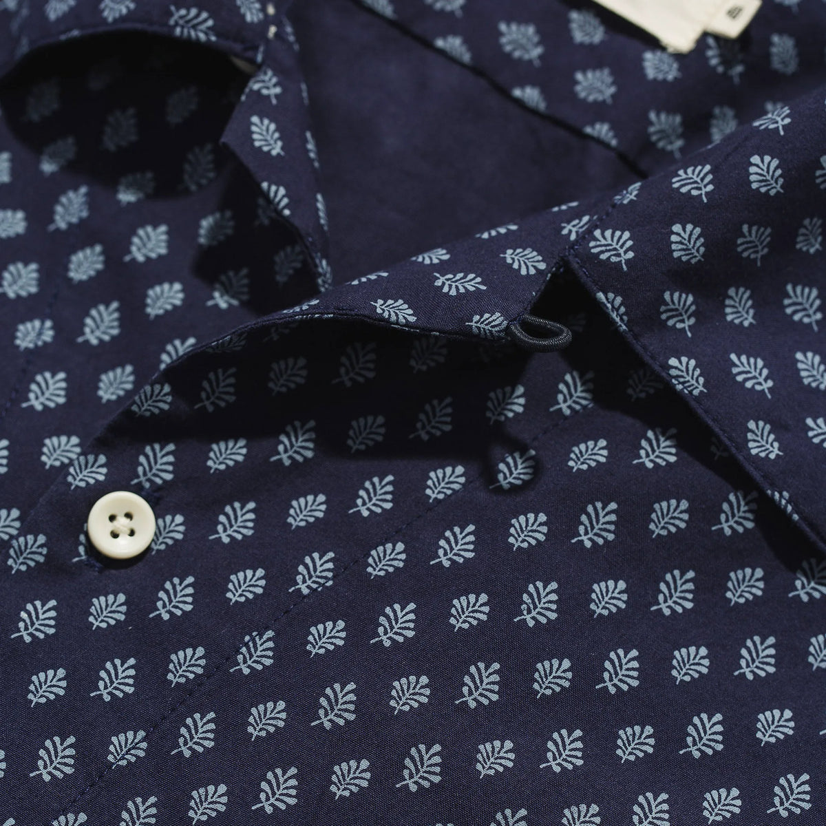 The Short Sleeve Hawthorne in Navy Floral