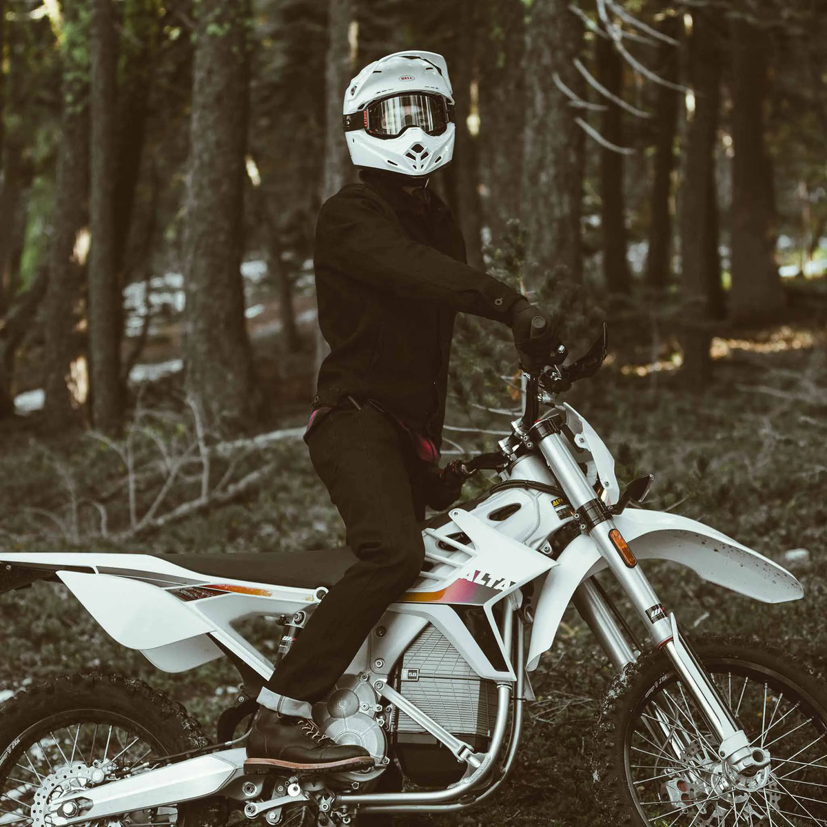 The Moto Pant in Dyneema® Denim