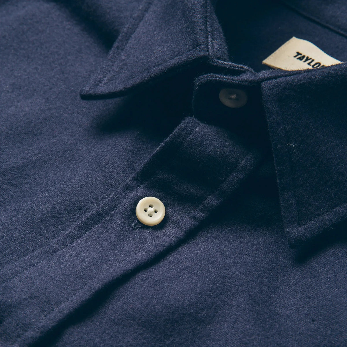The Yosemite Shirt in Navy