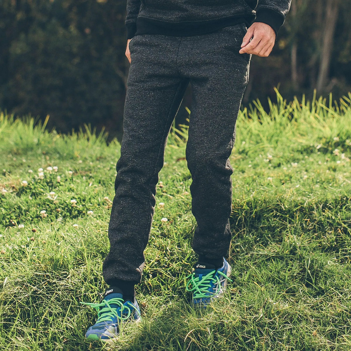 The Men's Apres Sweatpant in Salt and Pepper Fleece