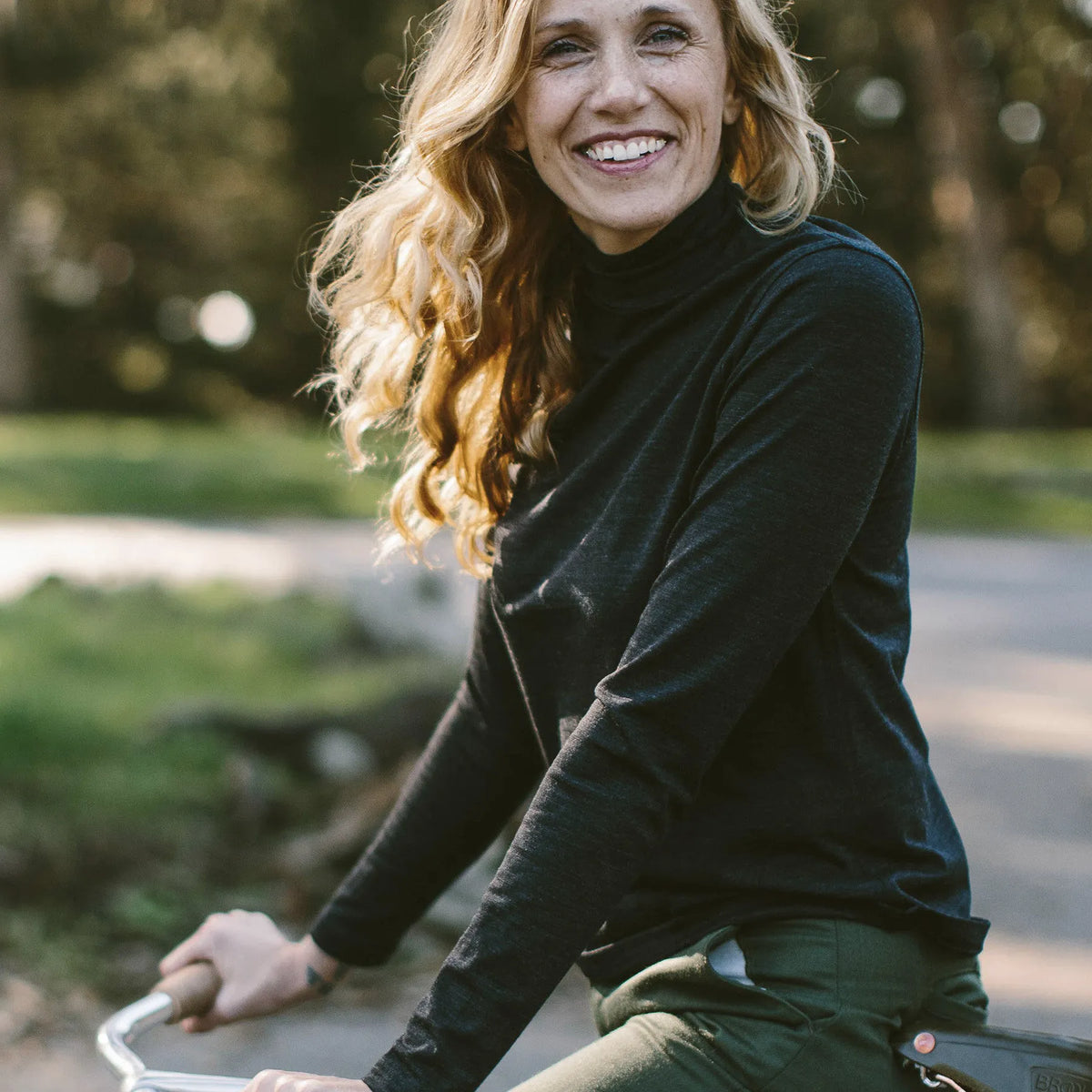 The Mercerized Merino Turtle Neck in Heather Black