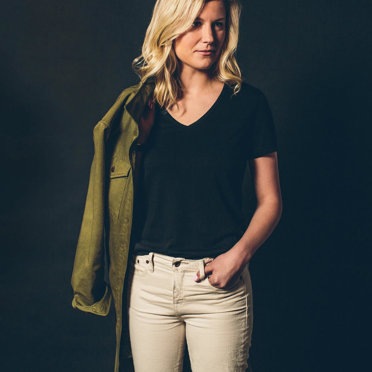 The Elle V-Neck Tee in Noir
