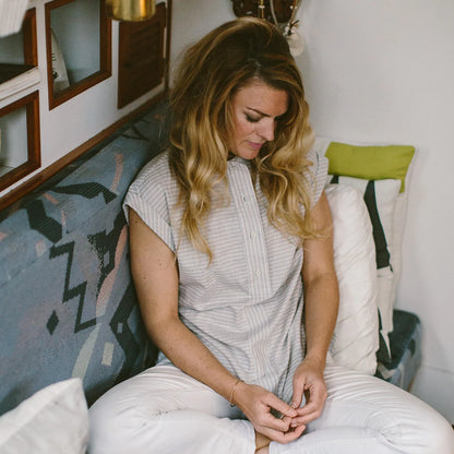 The Reese Popover in Grey Striped Chambray